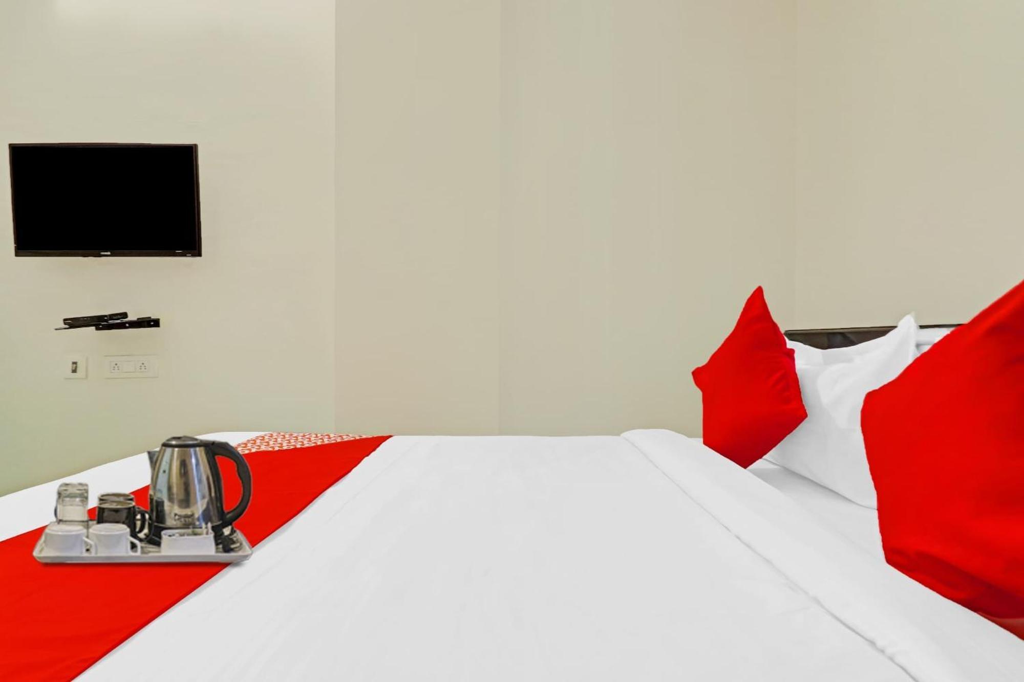 Oyo Happy Stay Hotels Hyderabad Eksteriør bilde