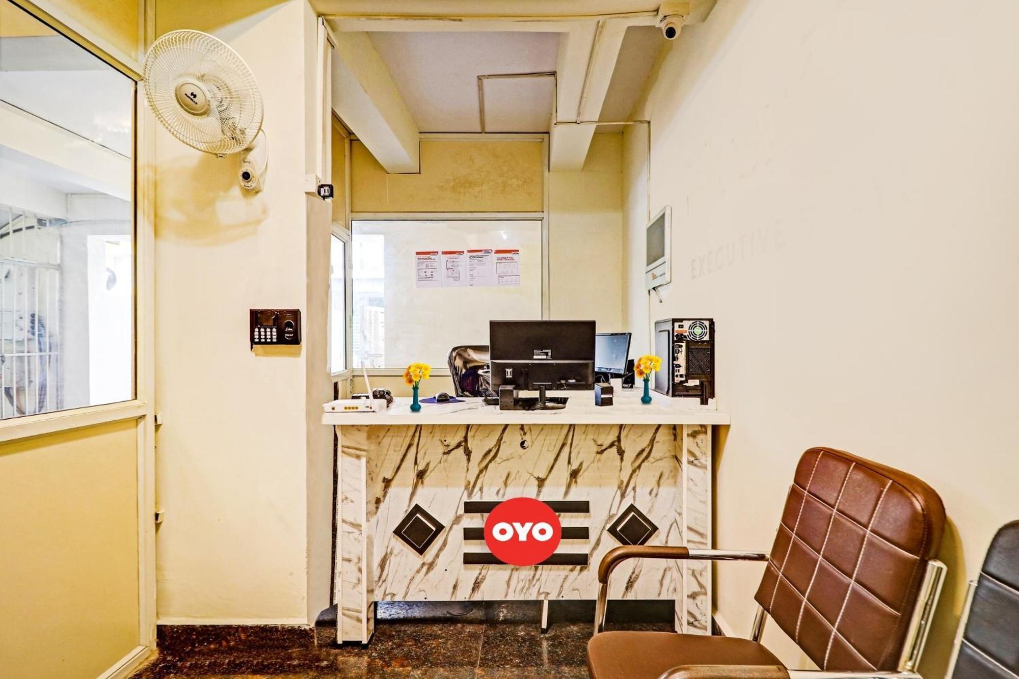 Oyo Happy Stay Hotels Hyderabad Eksteriør bilde