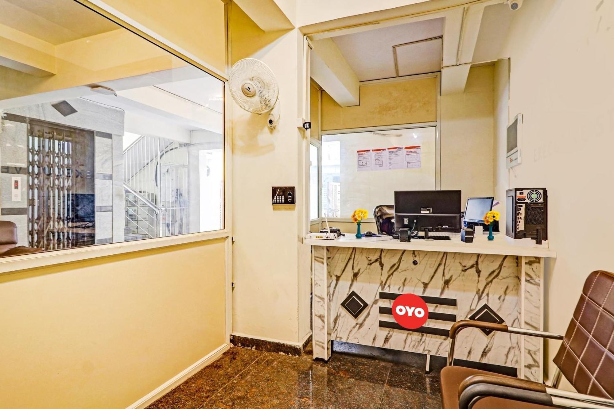 Oyo Happy Stay Hotels Hyderabad Eksteriør bilde